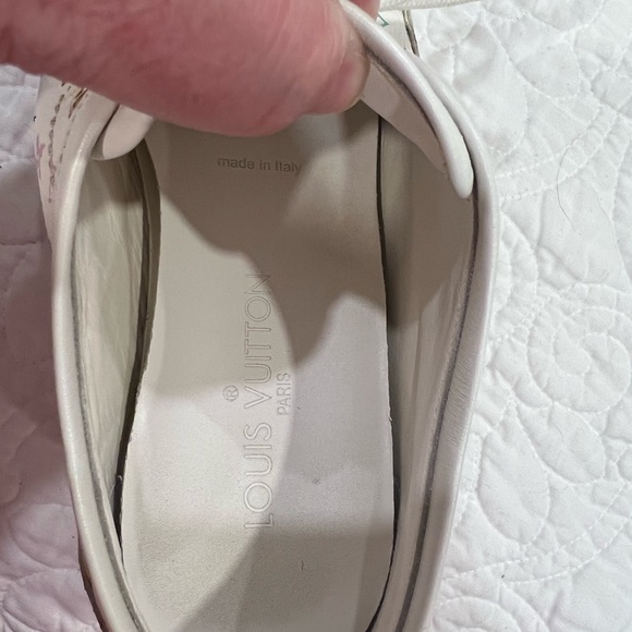 Louis Vuitton Sneakers - Picture 2 of 4
